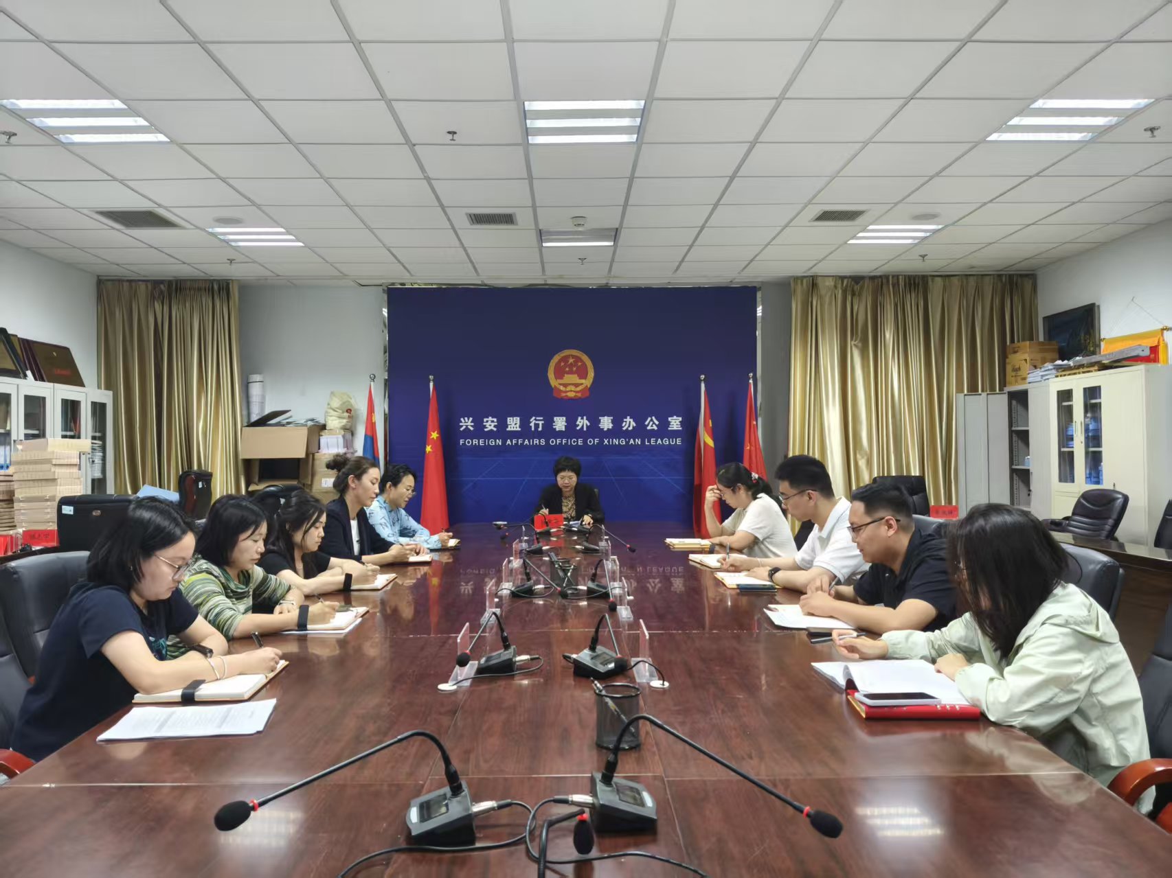 兴安盟外事办召开集体学习会暨党建引领业务工作复盘会